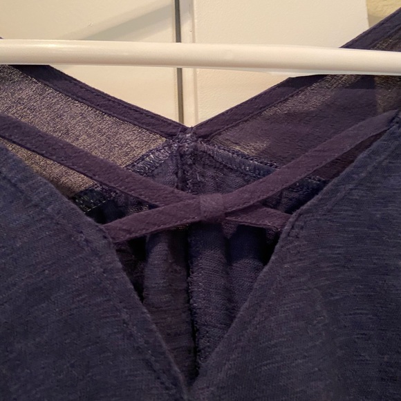 navy gap shirt with criss cross WORN ONCE - Picture 3 of 5